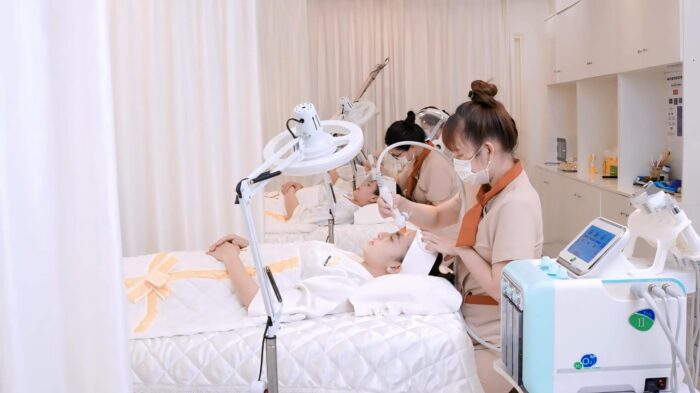 VINCY - 7 NĂM KIẾN TẠO VẺ ĐẸP VÀ SỰ TỰ TIN: HÀNH TRÌNH NÂNG TẦM NHAN SẮC VIỆT 7 Vincy cung cấp đa dạng các dịch vụ làm đẹp, đáp ứng mọi nhu cầu của khách hàng.